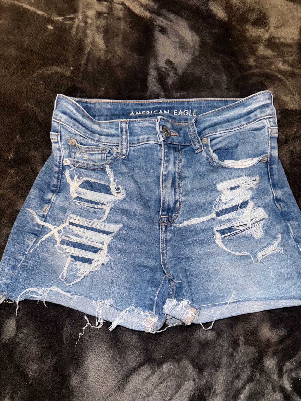 American Eagle Light Blue Distressed Denim Shorts Size 2